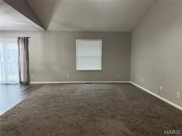 $235,000 | 133 East Harrisonville Drive, Valmeyer, IL 62295
