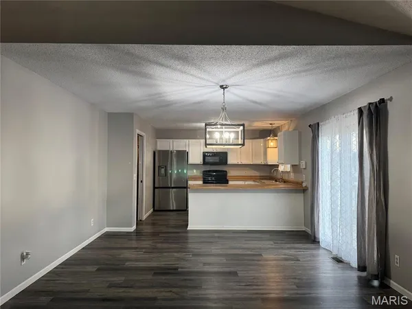 $235,000 | 133 East Harrisonville Drive, Valmeyer, IL 62295