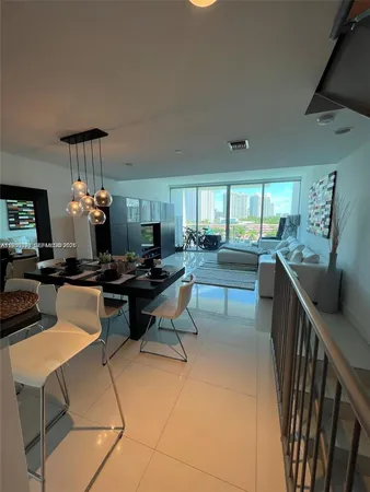 $6,000 | 2950 Northeast 188th Street, Unit 543, Aventura, FL 33180
