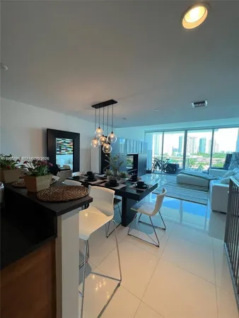 $6,000 | 2950 Northeast 188th Street, Unit 543, Aventura, FL 33180