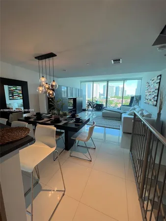 $6,000 | 2950 Northeast 188th Street, Unit 543, Aventura, FL 33180