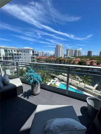 $6,000 | 2950 Northeast 188th Street, Unit 543, Aventura, FL 33180