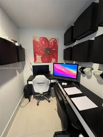$6,000 | 2950 Northeast 188th Street, Unit 543, Aventura, FL 33180
