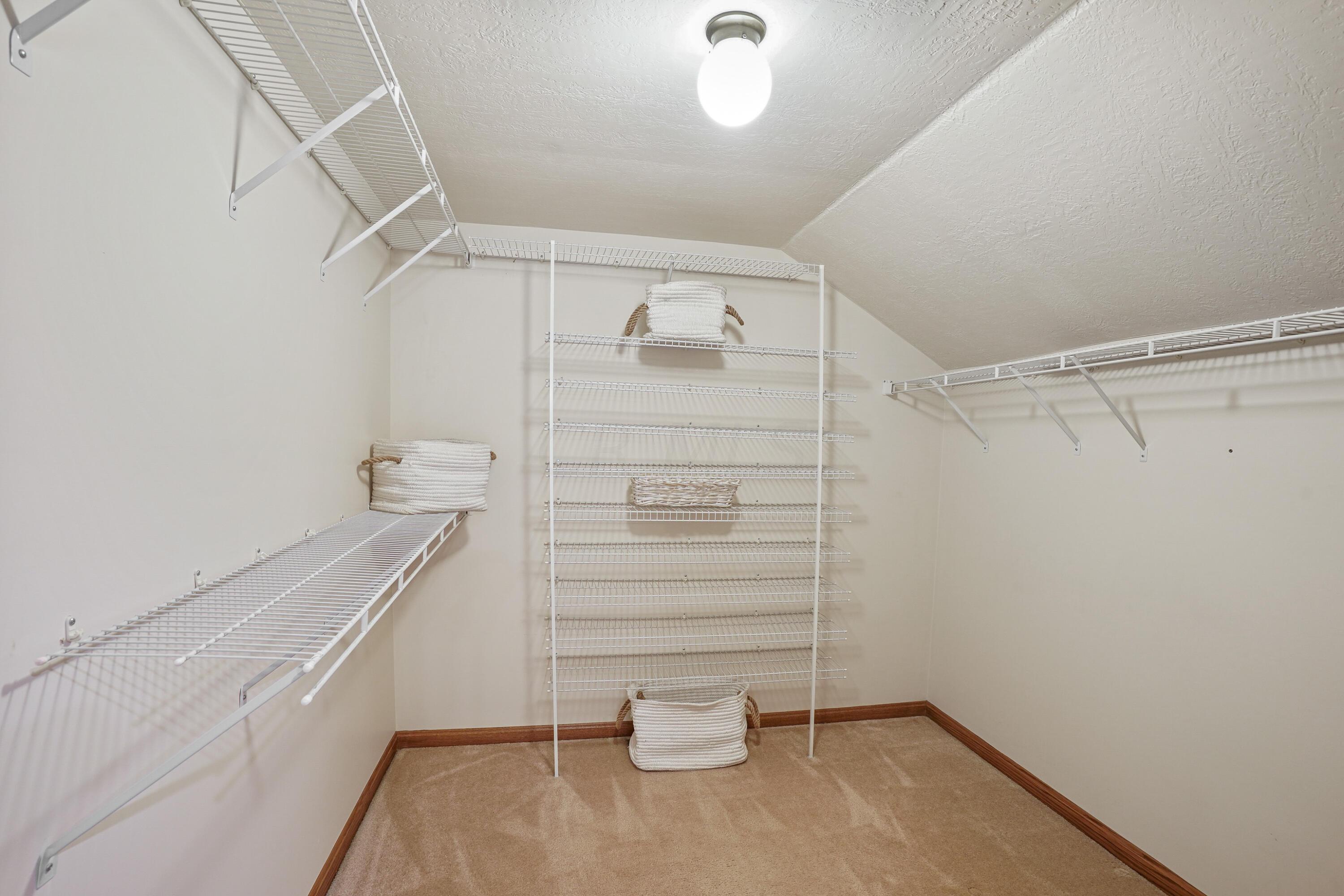 913 Riva Ridge Boulevard Columbus, OH 43230 - Photo 30 of 52 Gallery Image 30