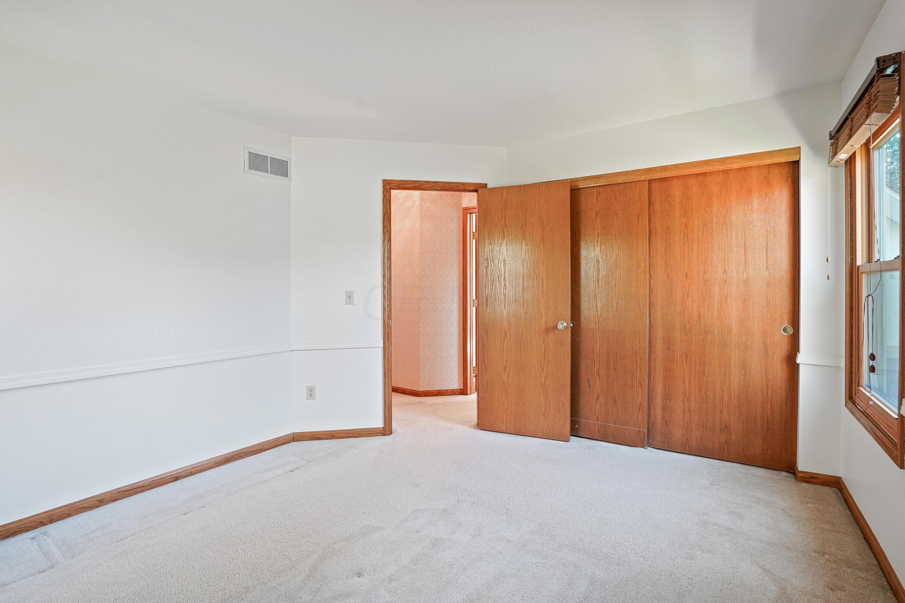 913 Riva Ridge Boulevard Columbus, OH 43230 - Photo 36 of 52 Gallery Image 36