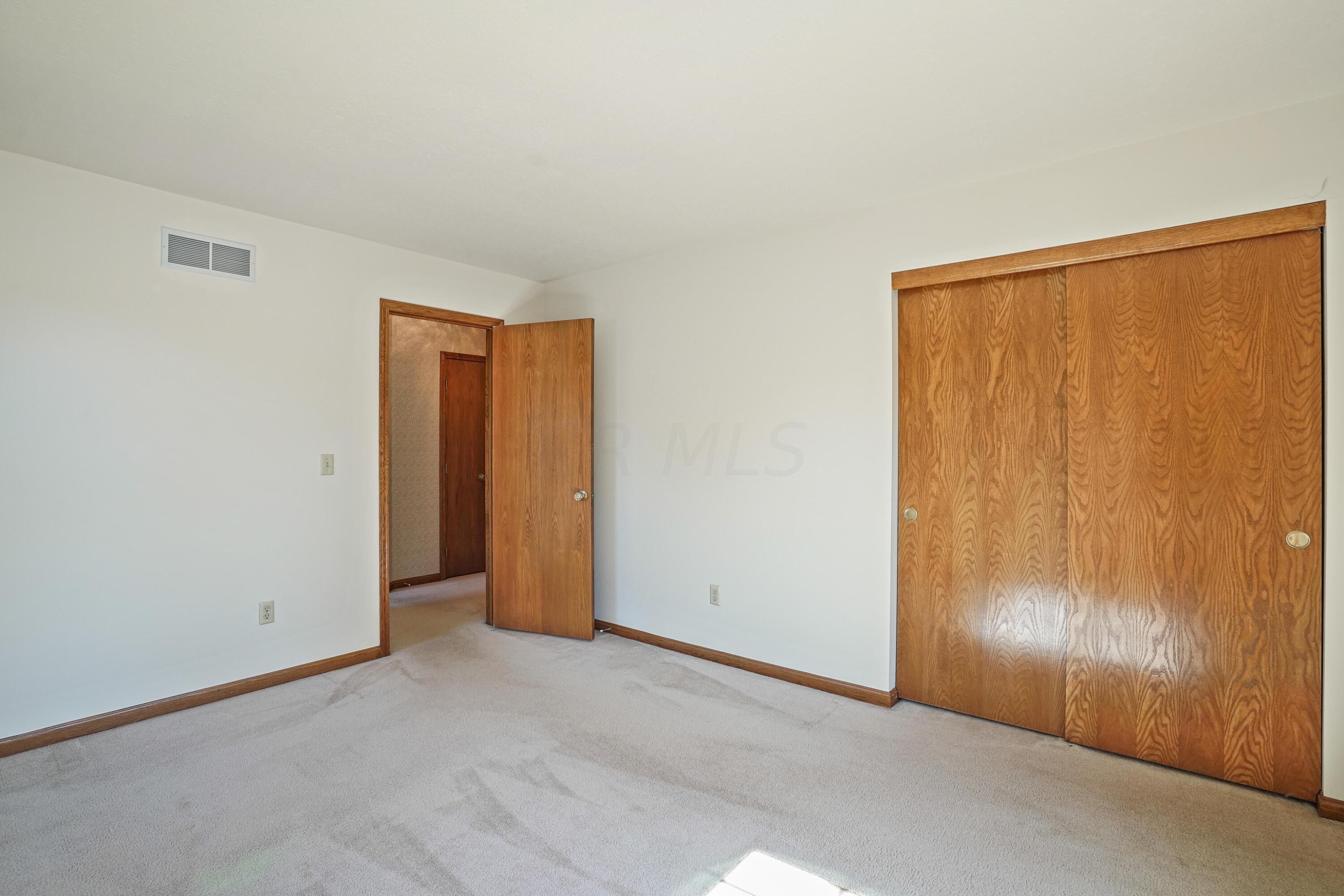 913 Riva Ridge Boulevard Columbus, OH 43230 - Photo 38 of 52 Gallery Image 38