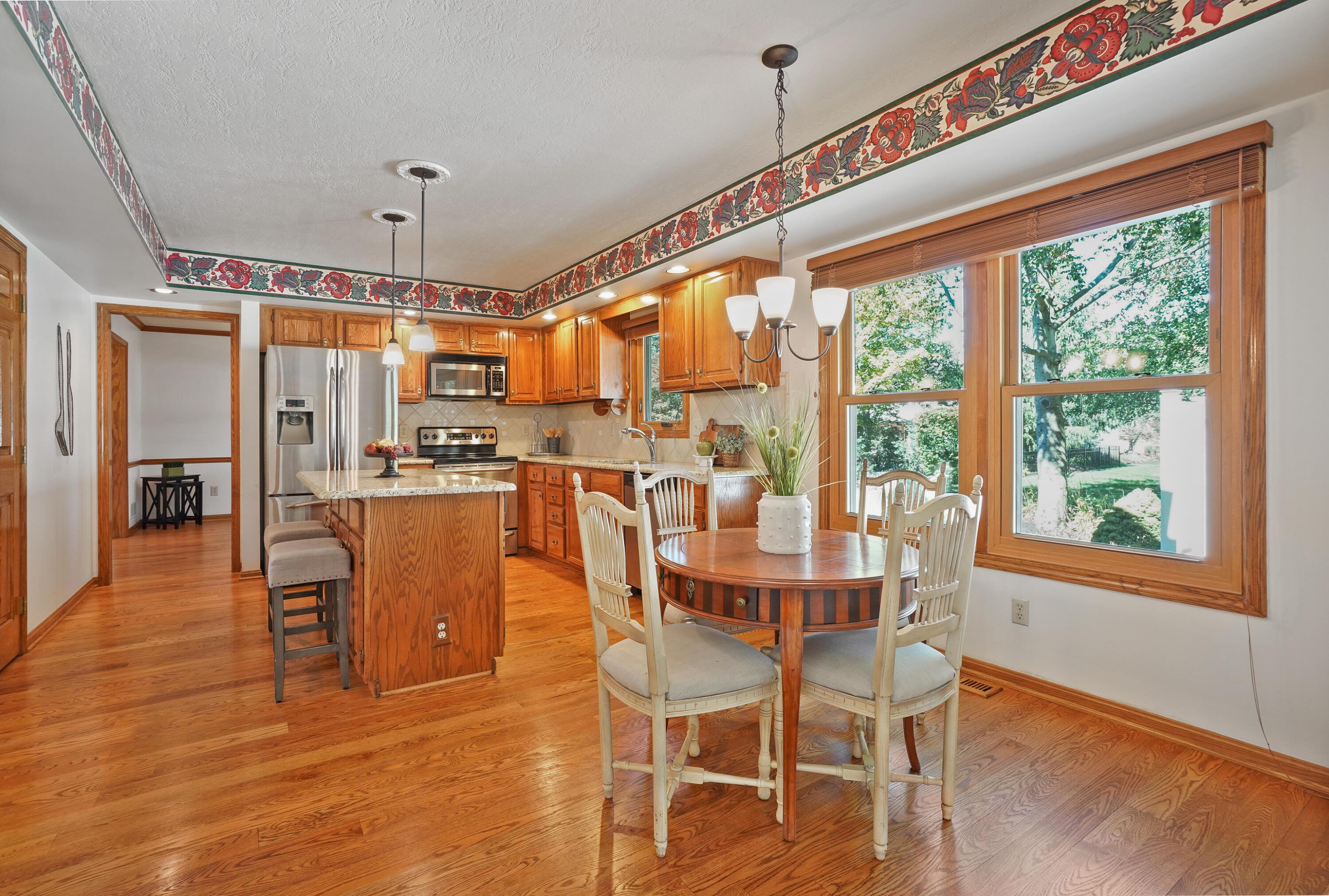 913 Riva Ridge Boulevard Columbus, OH 43230 - Photo 4 of 52 Gallery Image 4