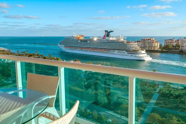 $13,000 | 300 South Pointe Drive, Unit 1701, Miami Beach, FL 33139