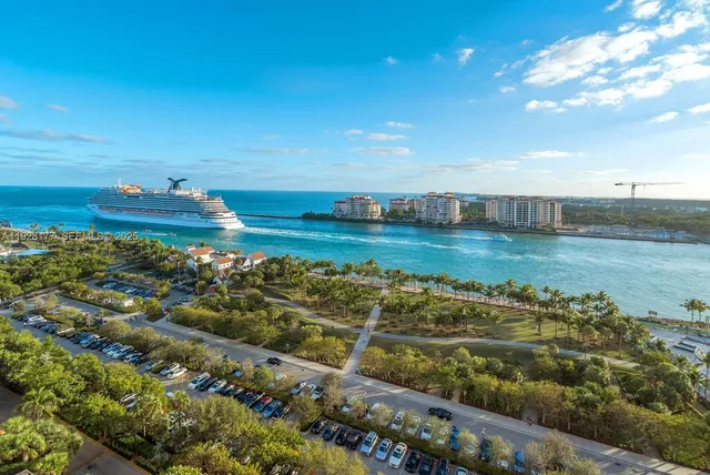 $13,000 | 300 South Pointe Drive, Unit 1701, Miami Beach, FL 33139