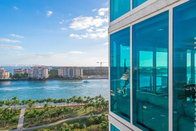 $13,000 | 300 South Pointe Drive, Unit 1701, Miami Beach, FL 33139