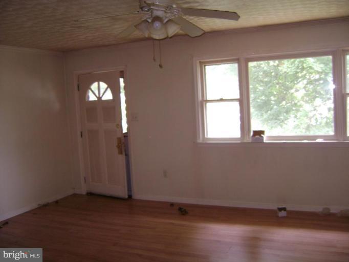 102 Marl Drive Ranson, WV 25438 - Photo 5 of 9 Living Room