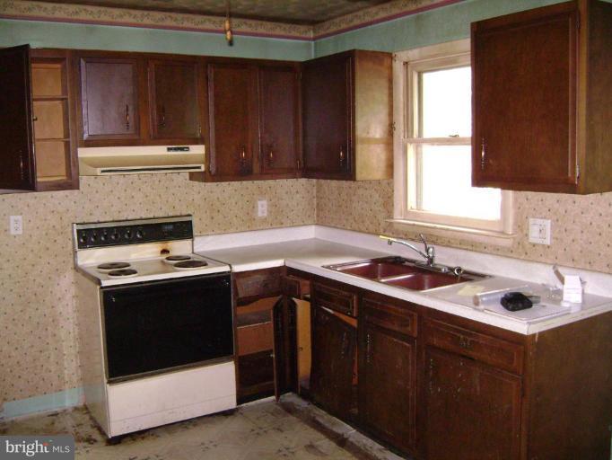 102 Marl Drive Ranson, WV 25438 - Photo 7 of 9 Kitchen