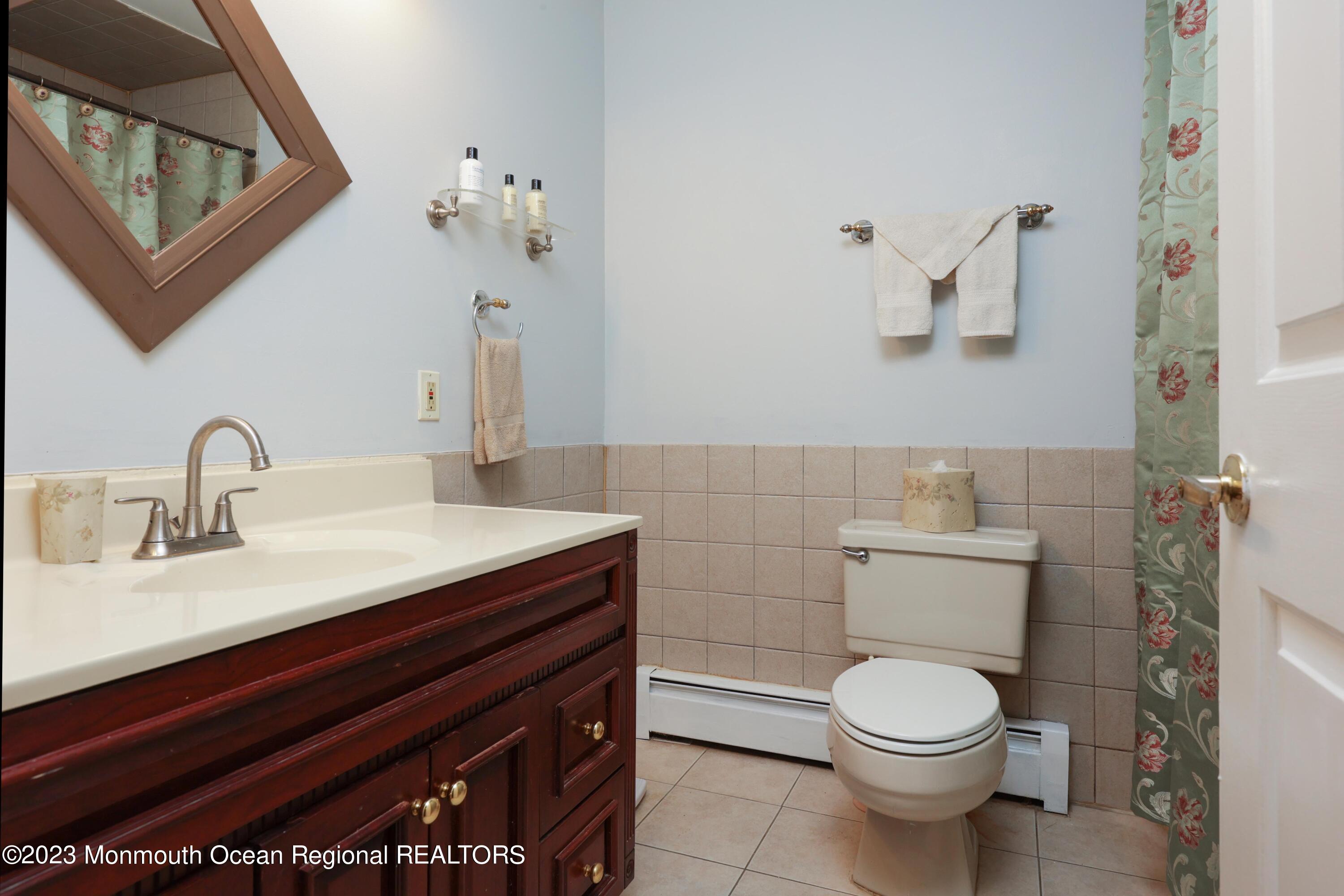 631 Harmony Road Middletown, NJ 07748 - Photo 29 of 35 harmony in law bath