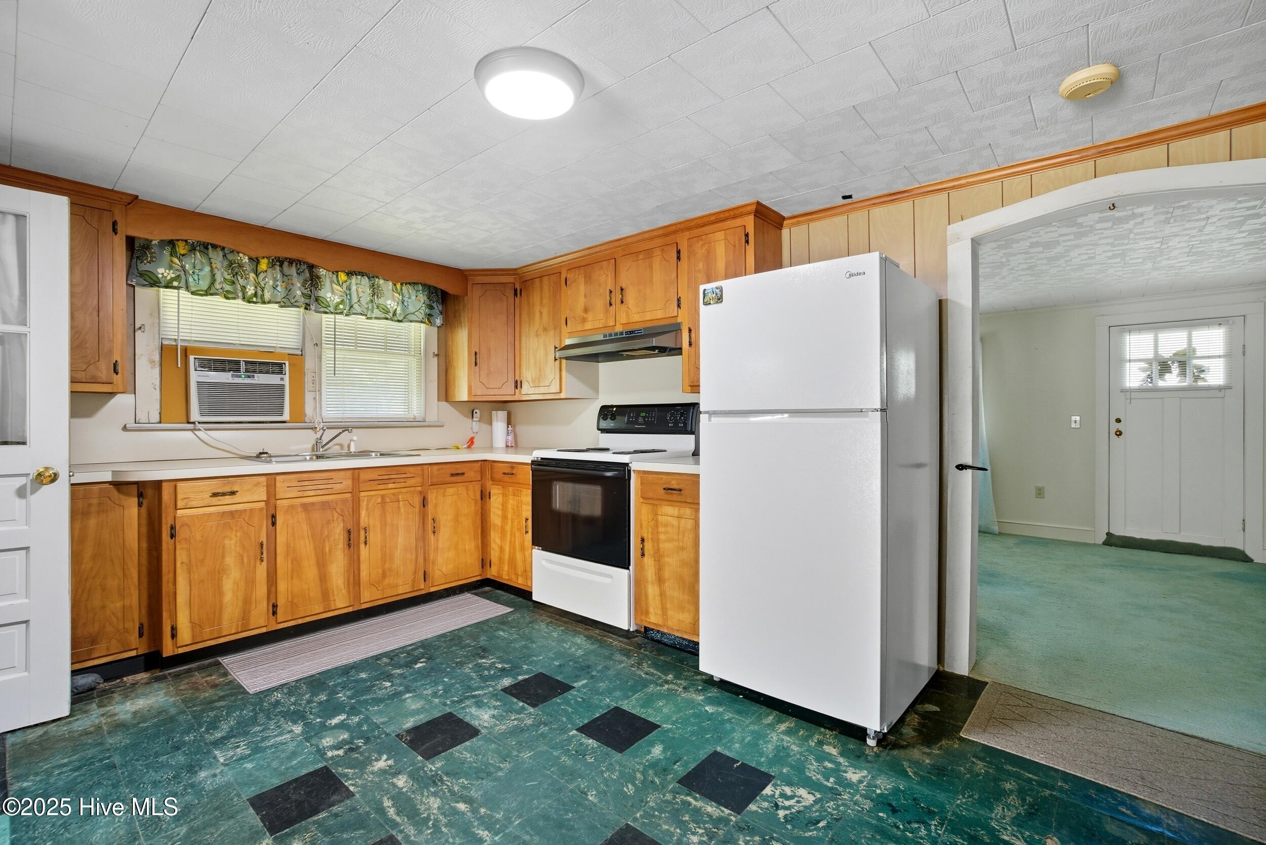 163 Maple Road Maple, NC 27956 - Photo 17 of 30 Kitchen