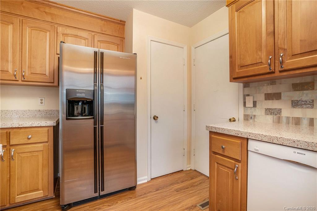 8615 Beechbrooke Road, Unit 2 Charlotte, NC 28227 - Photo 18 of 37 Gallery Image 18