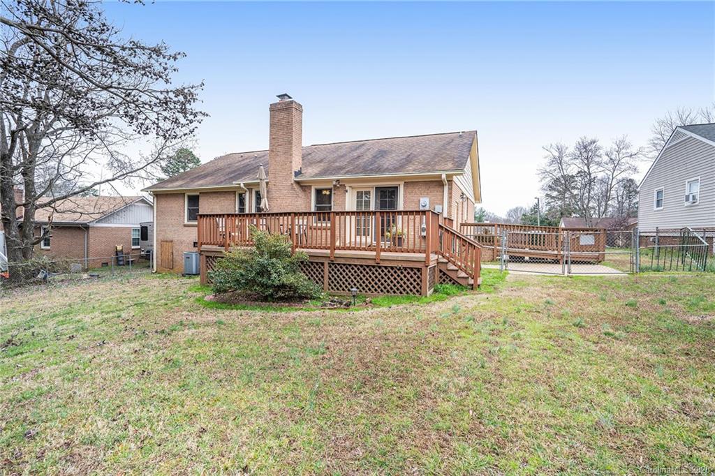 8615 Beechbrooke Road, Unit 2 Charlotte, NC 28227 - Photo 6 of 37 Gallery Image 6