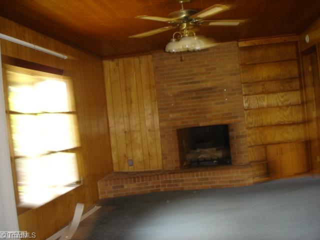 3895 Settle Bridge Road Stoneville, NC 27048 - Photo 2 of 3 Living Room.