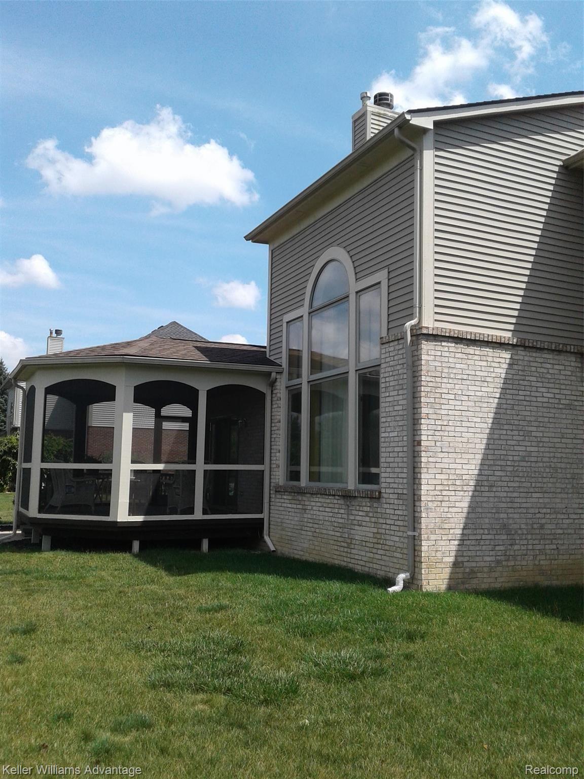 47426 Madison Road Canton, MI 48188 - Photo 13 of 33 20200718_145646.jpg