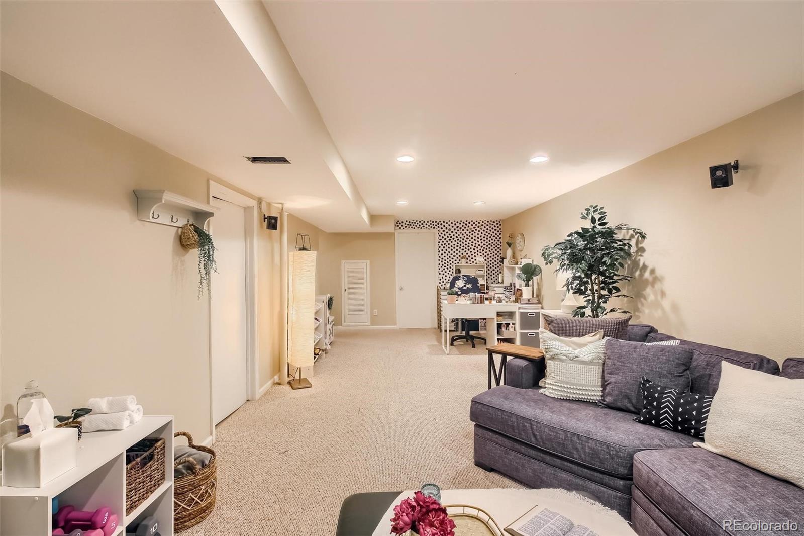 438 Ridgeglen Way Highlands Ranch, CO 80126 - Photo 36 of 40 Gallery Image 36