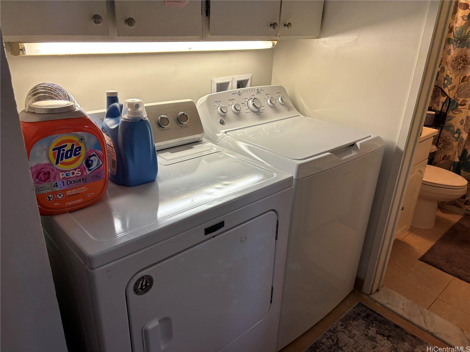 3215 Ala Ilima Street, Unit B404 Honolulu, HI 96818 - Photo 4 of 11 a utility room with dryer and washer