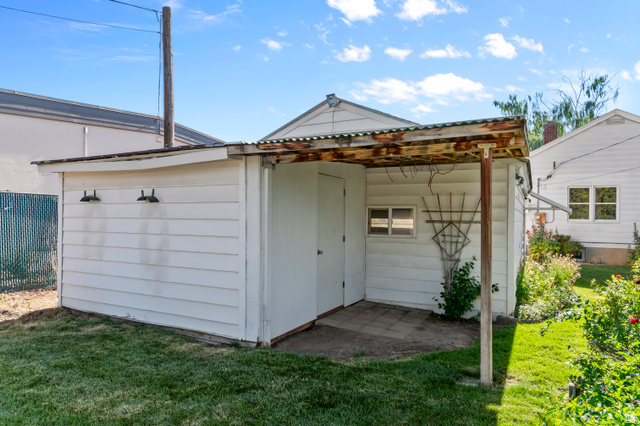 397 South 425 West Bountiful, UT 84010 - Photo 33 of 44
