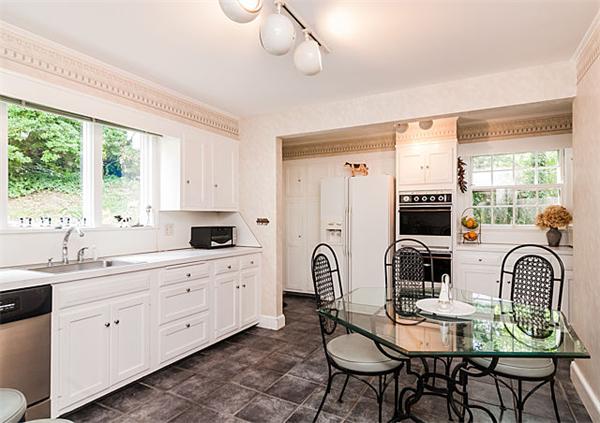 84 Alberta Road Brookline, MA 02467 - Photo 4 of 14 Gallery Image 4