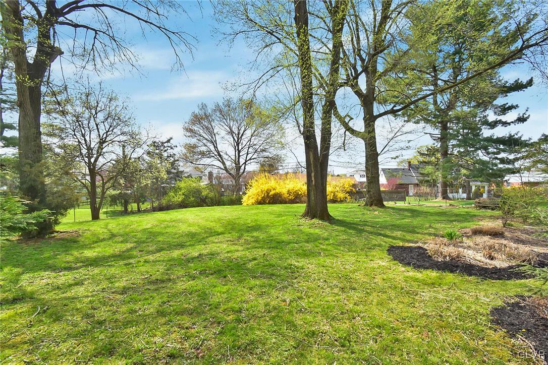 2947 Avon Road Bethlehem, PA 18017 - Photo 24 of 27 Gallery Image 24