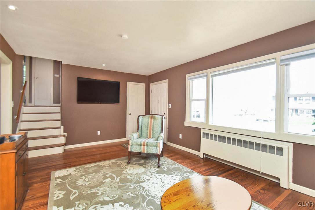 2947 Avon Road Bethlehem, PA 18017 - Photo 3 of 27 Gallery Image 3