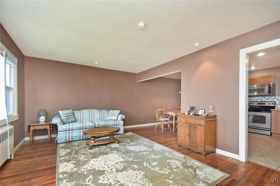 2947 Avon Road Bethlehem, PA 18017 - Photo 5 of 27 Gallery Image 5