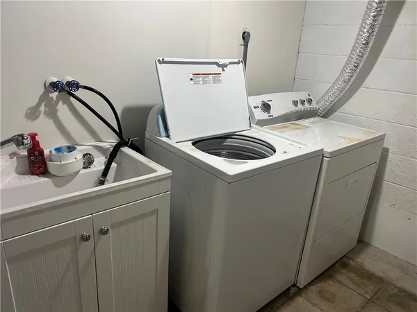 $1,700 | 3101 Camberly Drive, Gibsonia, PA 15044