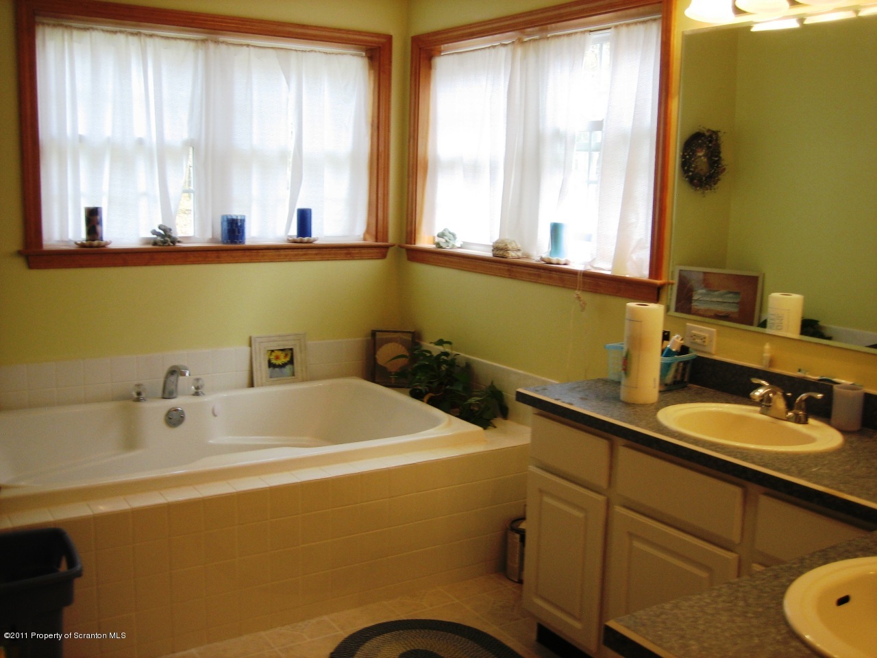 86 Riley Rose Lane Honesdale, PA 18431 - Photo 7 of 19 Gallery Image 7