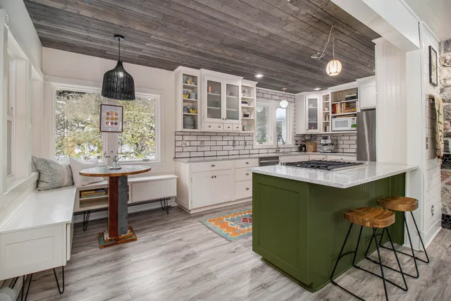 $765,000 | 6679 Dunecrest Avenue, Ludington, MI 49431