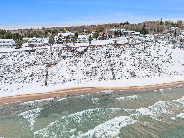 $765,000 | 6679 Dunecrest Avenue, Ludington, MI 49431