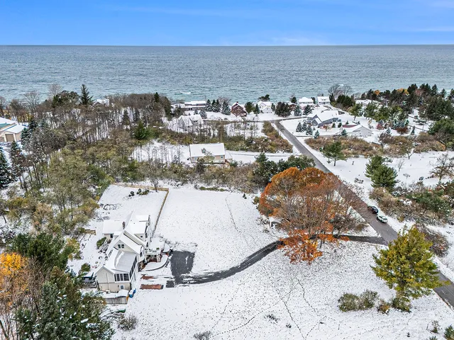$765,000 | 6679 Dunecrest Avenue, Ludington, MI 49431