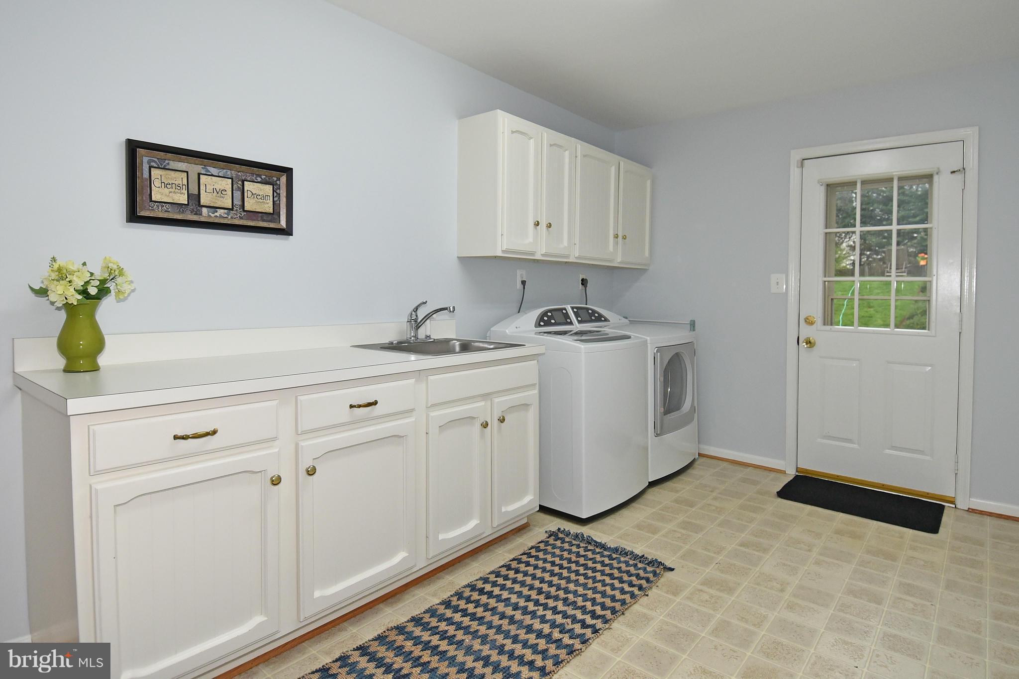 1820 Batten Hollow Road Vienna, VA 22182 - Photo 15 of 30 Interior (General)