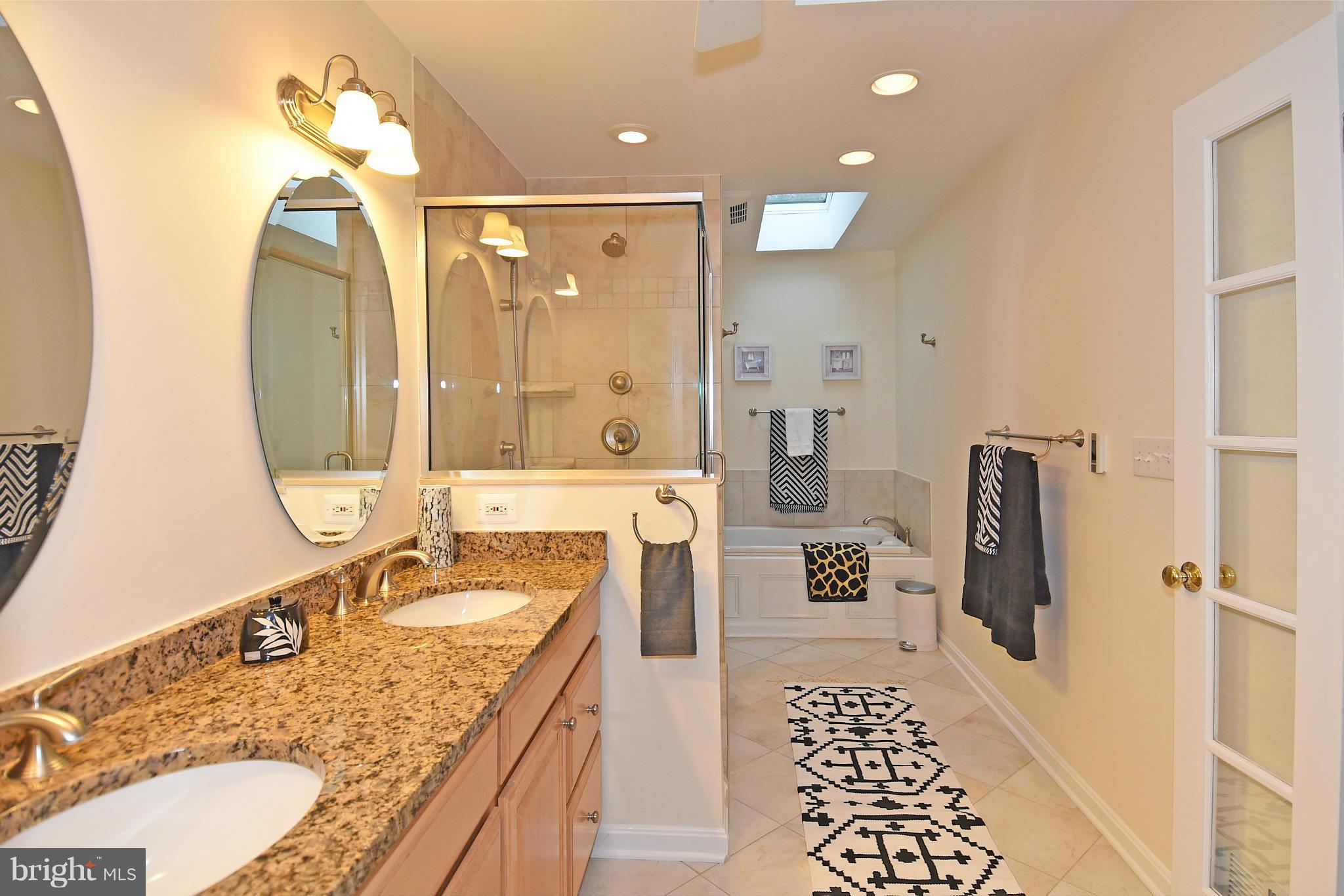 1820 Batten Hollow Road Vienna, VA 22182 - Photo 20 of 30 Bath (Master)