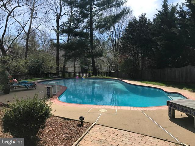 1820 Batten Hollow Road Vienna, VA 22182 - Photo 28 of 30 Exterior (General)