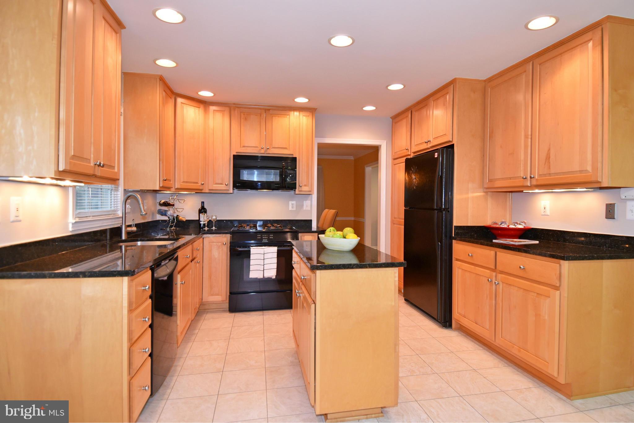 1820 Batten Hollow Road Vienna, VA 22182 - Photo 10 of 30 Kitchen