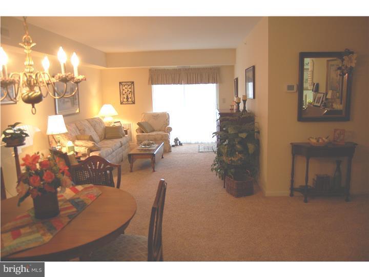 342 Brandon Road Norristown, PA 19403 - Photo 7 of 14 Living Room