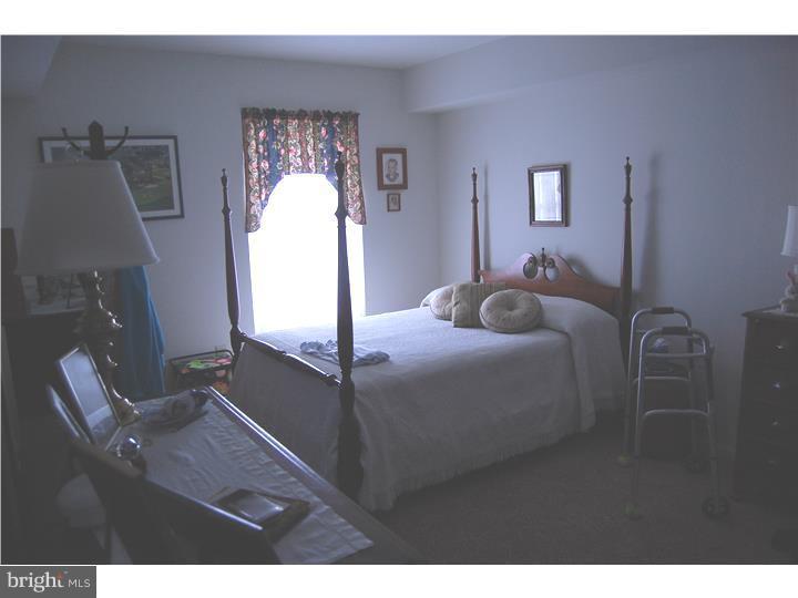 342 Brandon Road Norristown, PA 19403 - Photo 10 of 14 Bedroom - Main