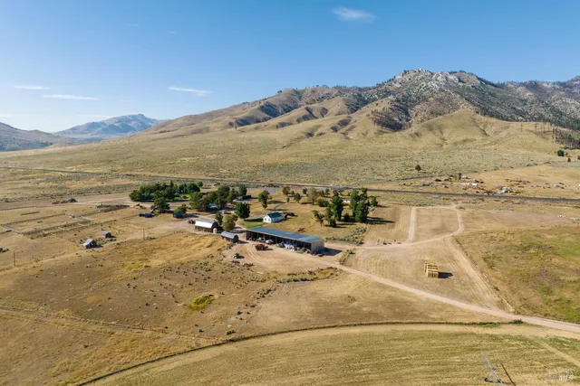 $10,999,999 | 425-940 Constantia Road, Doyle, CA 96109