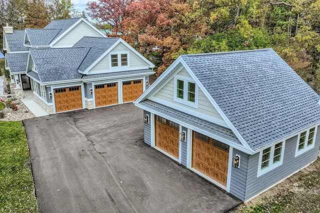 $3,200,000 | 294 Cove Road, Hudson, WI 54016