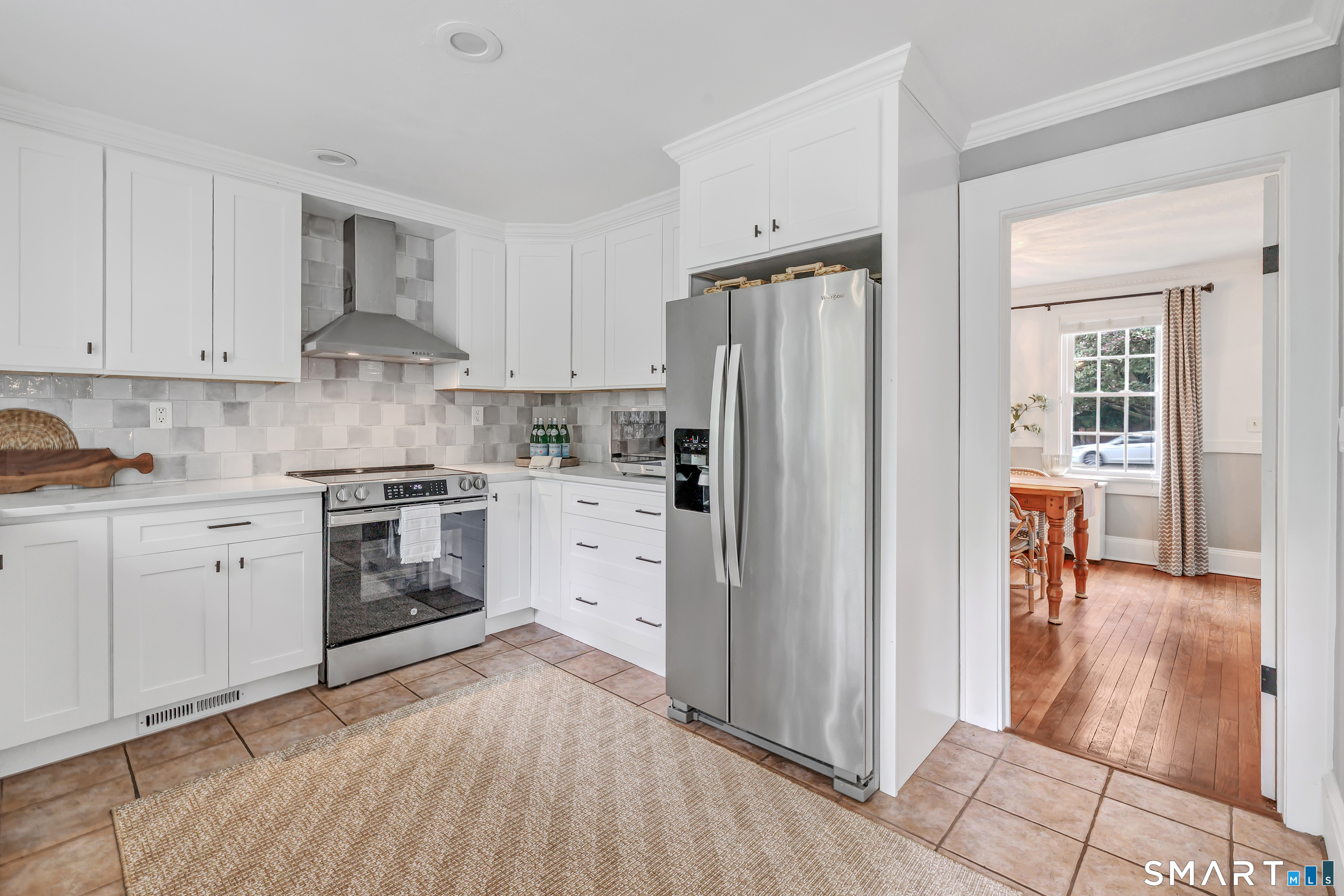 464 Round Hill Road Fairfield, CT 06824 - Photo 22 of 40