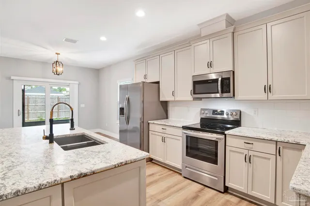 $2,900 | 4320 Quiet Court, Gulf Breeze, FL 32563