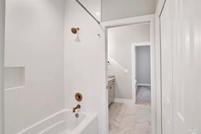 $2,900 | 4320 Quiet Court, Gulf Breeze, FL 32563