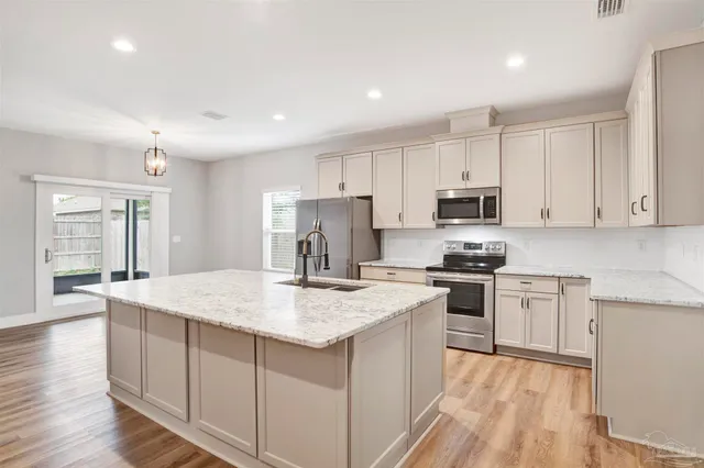 $2,900 | 4320 Quiet Court, Gulf Breeze, FL 32563