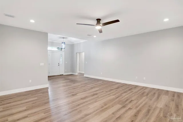 $2,900 | 4320 Quiet Court, Gulf Breeze, FL 32563