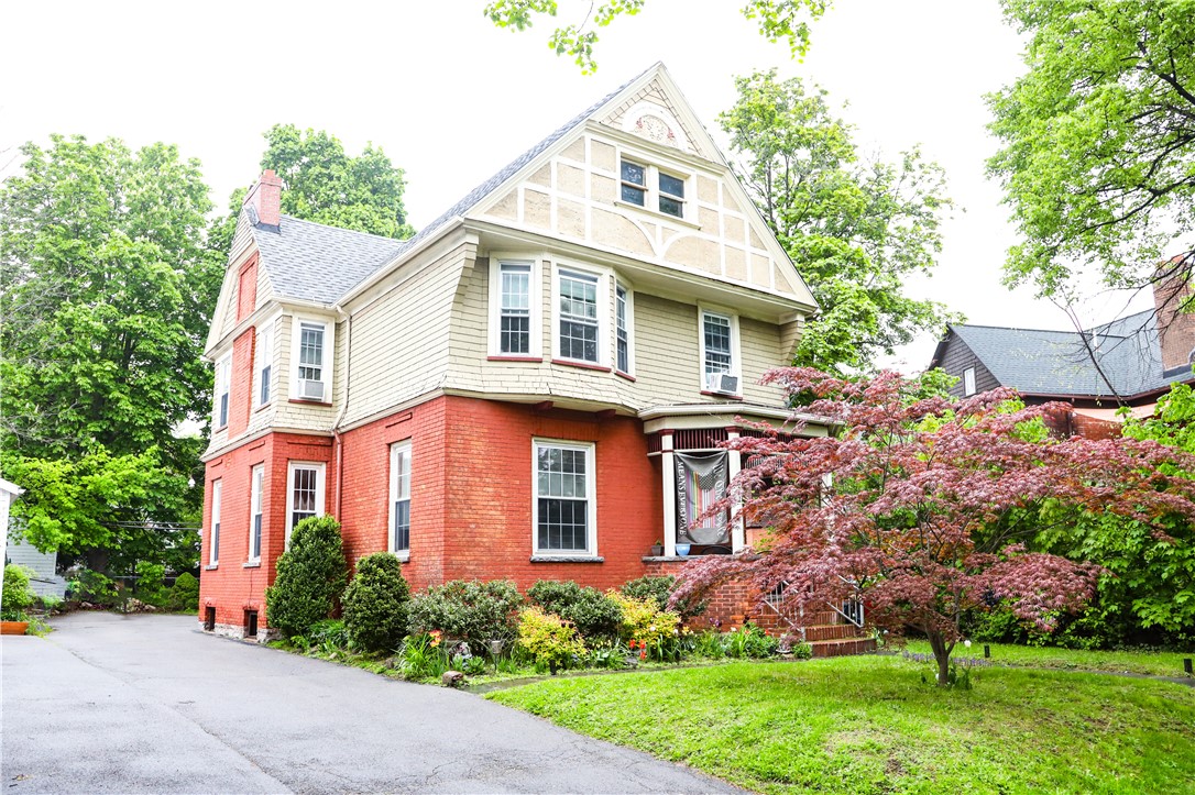 272 Linden Street Rochester, NY 14620 - Photo 2 of 21