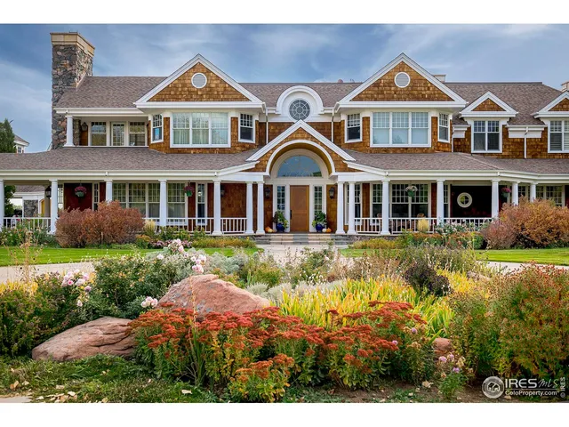 front view of house with a yard