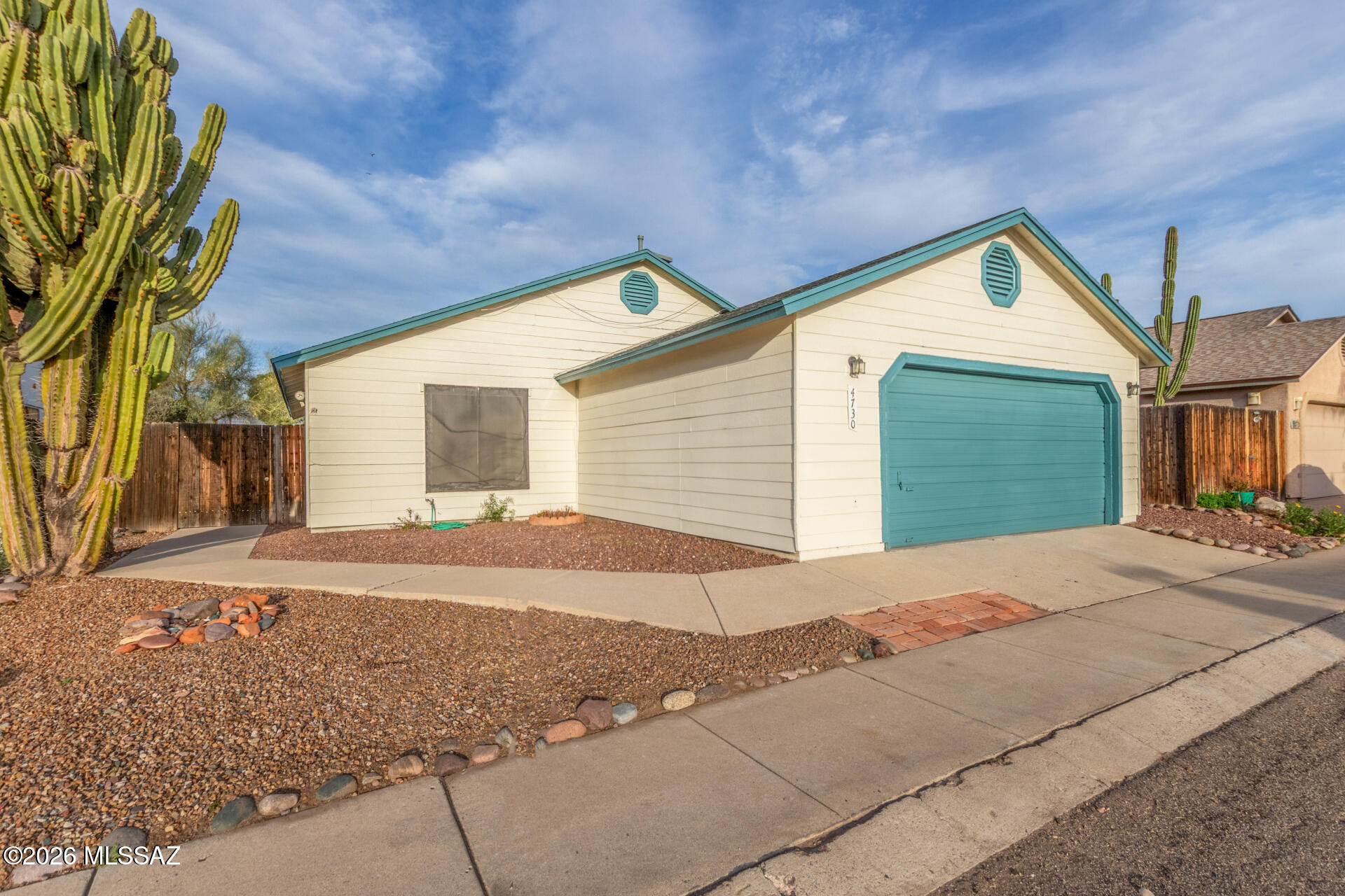 4730 North Laird Way Tucson, AZ 85705 - Photo 2 of 24
